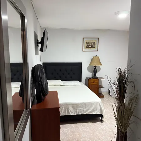 Casa Hotel La 33 Medellin Exterior photo